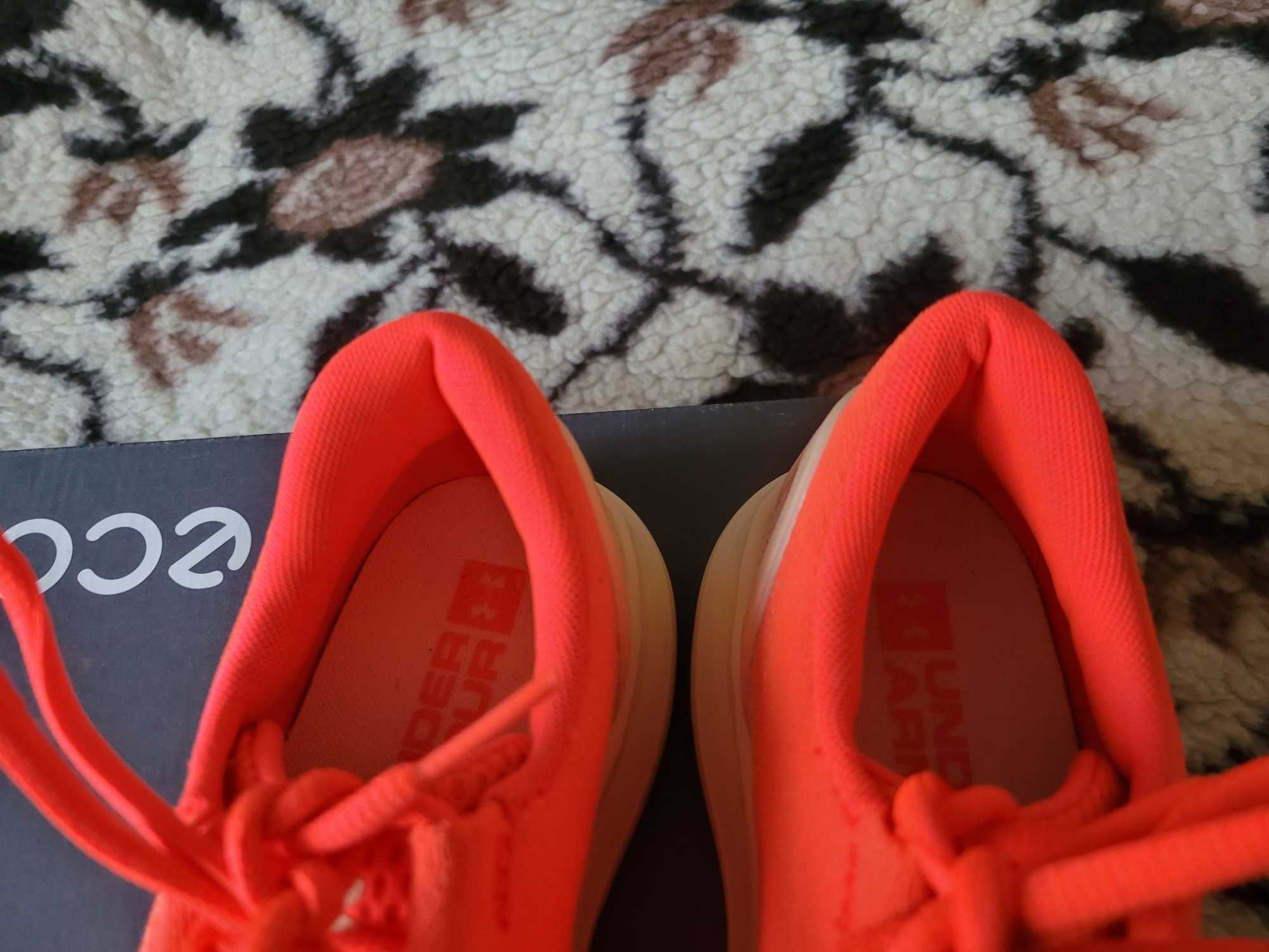 Mega lekkie buty treningowe do biegania Under Armour r.40 super stan