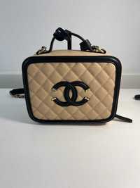 Carteira Beije Senhora de Luxo tipo Chanel (vanity bag / necessaire)