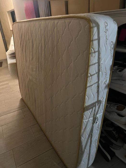 Colchao para cama de 1.35 por 1.85m
