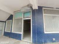 Loja de rua no centro de Loures