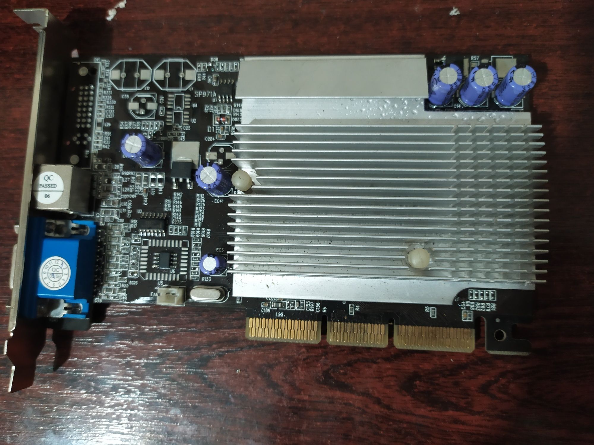 GeForce4 MX4000 /128mb ddr/AGP