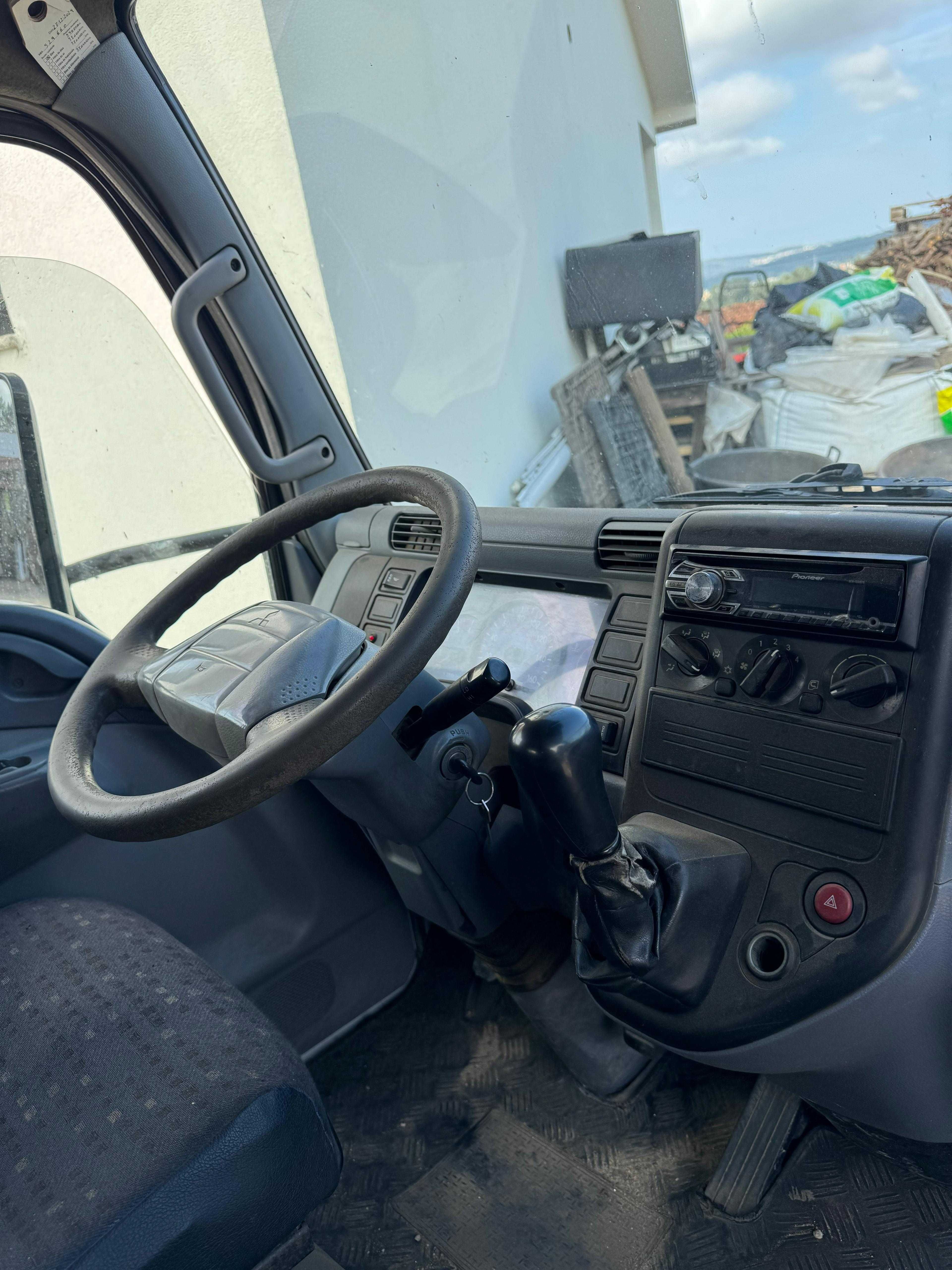 Mitsubishi Canter 3C13D 3000 7 lugares