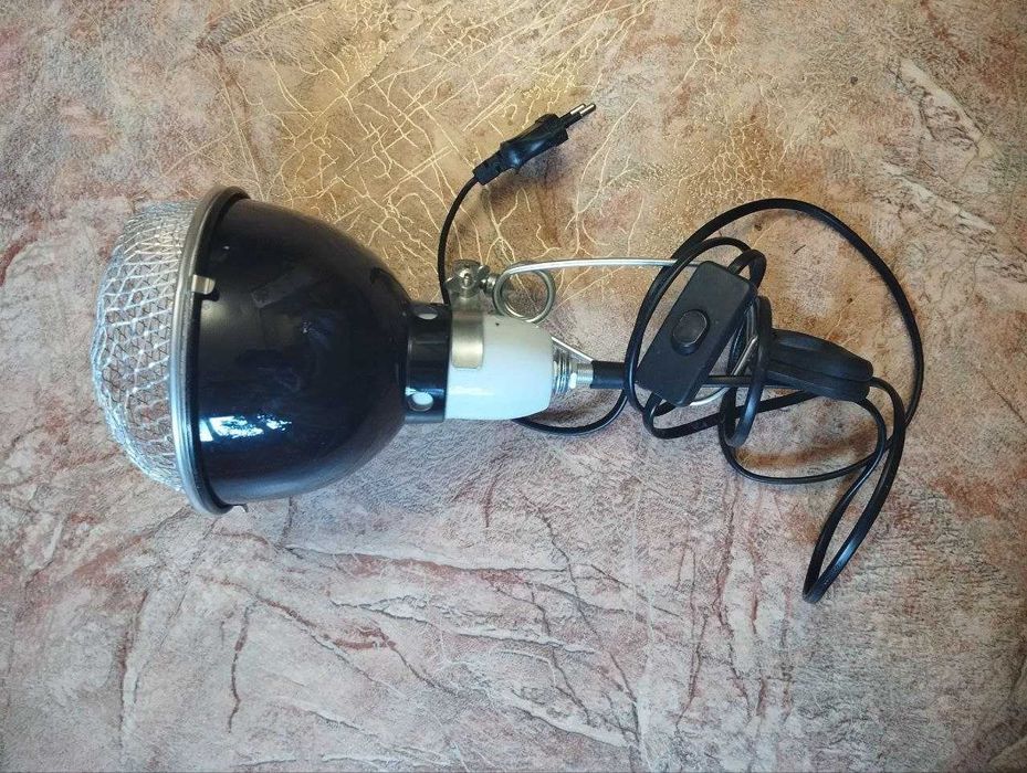 Инфракрасная лампа 50 Вт с защитной сеткой (для рептилий и др.)