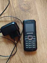 Telefon komórkowy Samsung GT-E1130/B 4 MB / 512 czarny