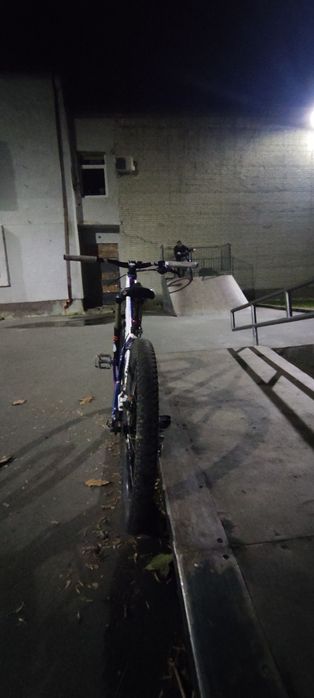 Куб flying circus 2014 стан хороший є декілька косметичних нюансів.