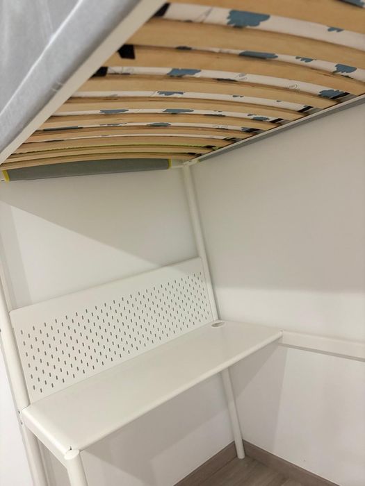 Cama Alta com Secretária