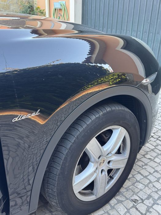 Porsche Cayenne muito estimado com pouco kms