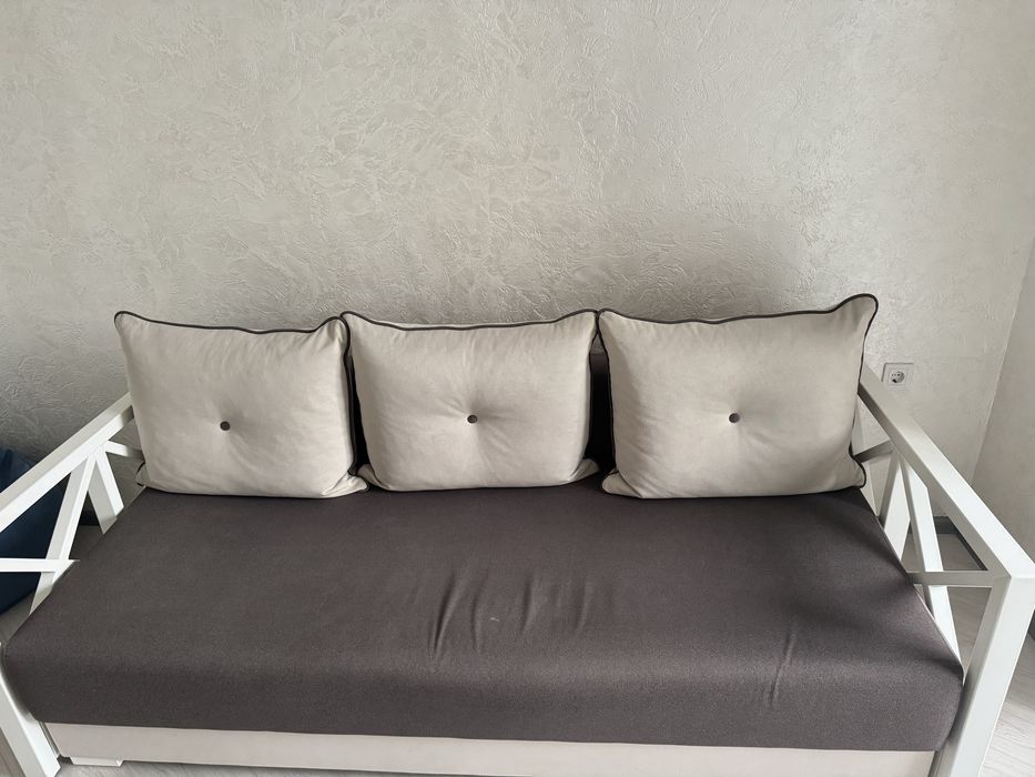 Диван konstanta.