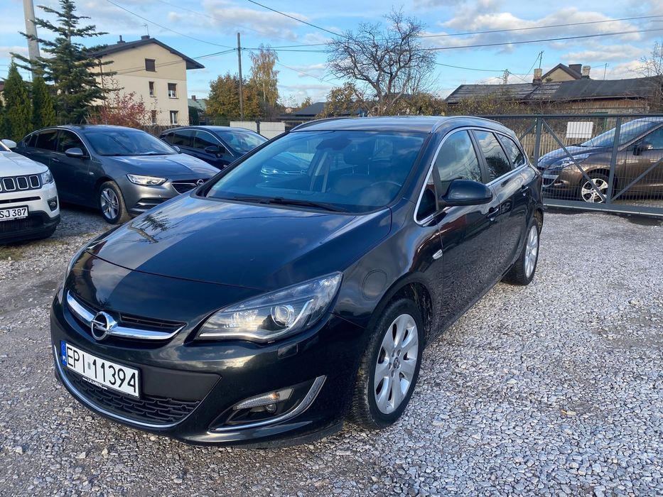Opel Astra LIFT 1.4 Turbo. NAVI.Biksenony.Klimatronik.Grz.fotele.Cz.par.przód tył