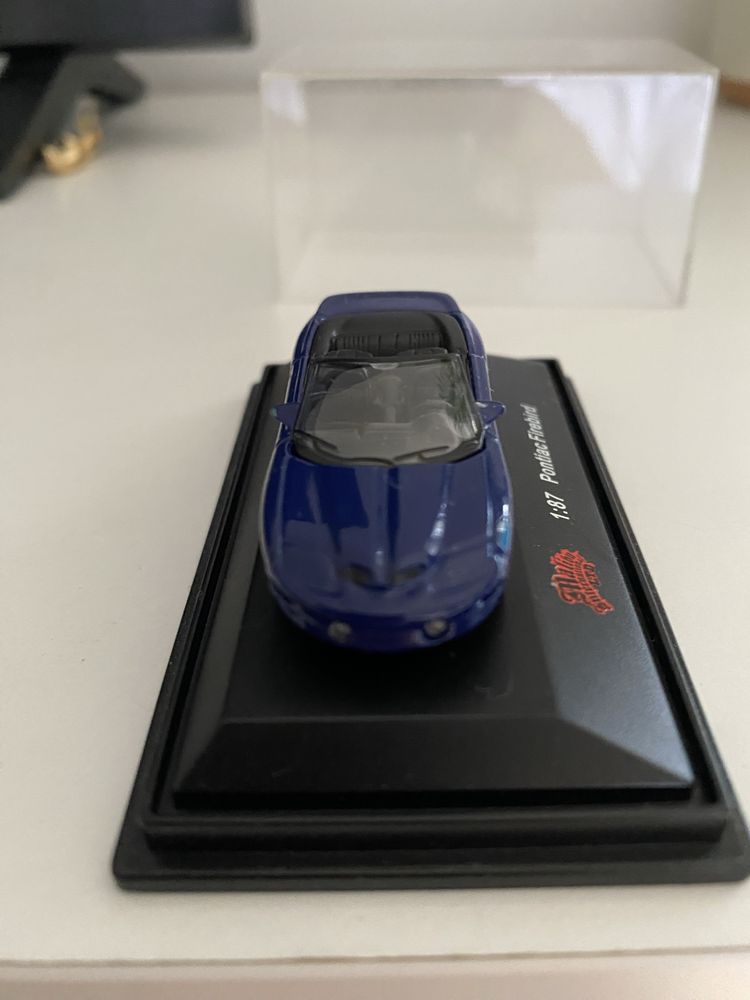 Model Pontiac Firebird skala 1:87