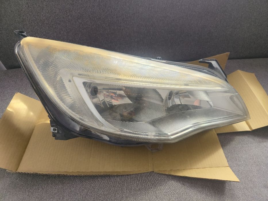 Farol Opel Astra 2011