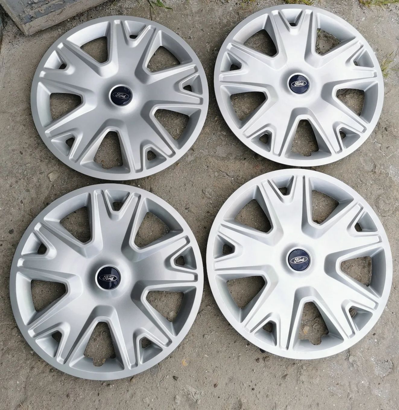 Ford Kuga II mk2 Kołpaki 17&quot; KOMPLET