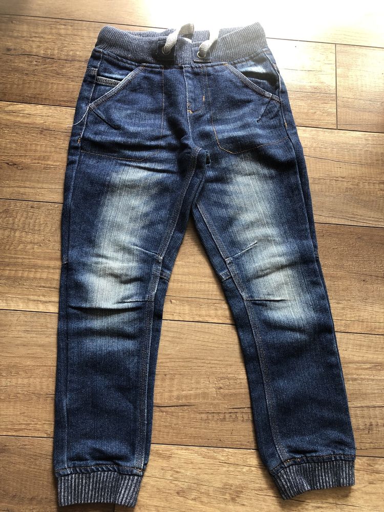 Spodnie jeans 122