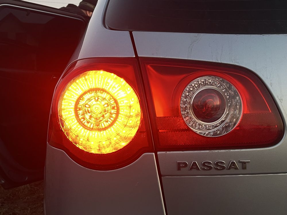 VW PASSAT B6 KOMBi lampy tył lampa prawa lewa led w klapę boczna