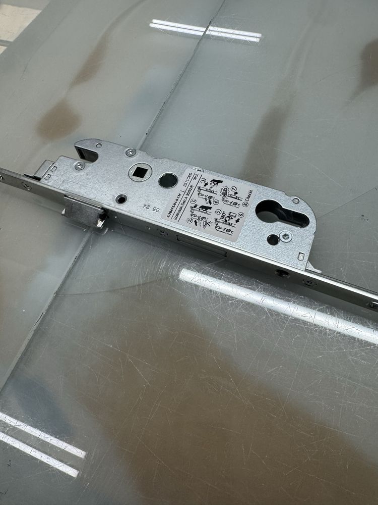 Fechadura 3 pontos  marca Gu