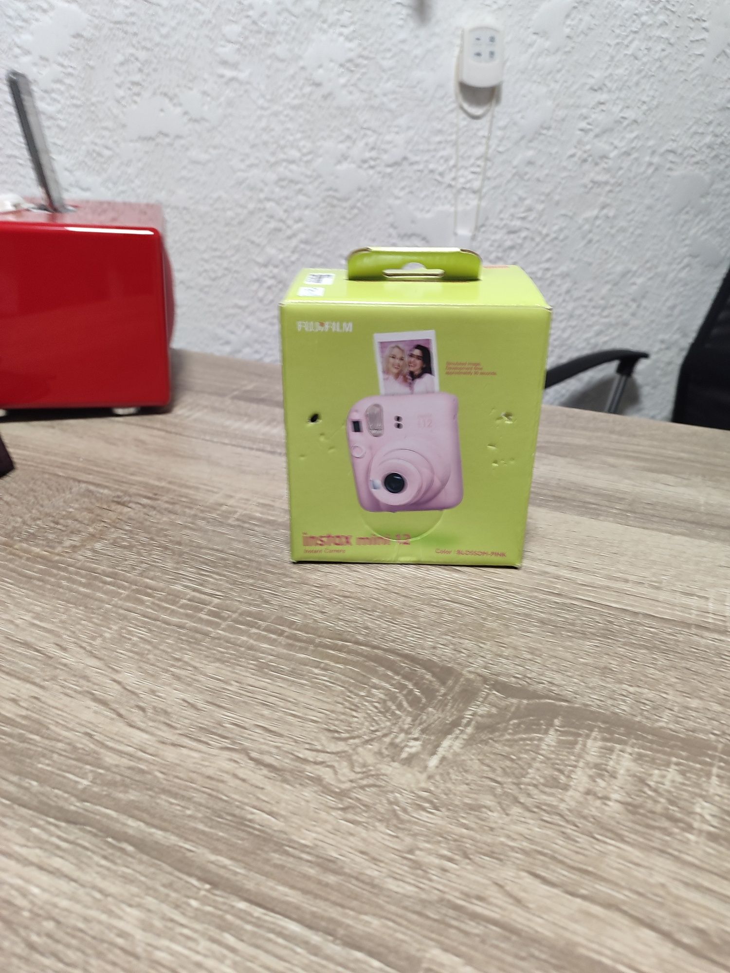 Фотокамера моментальной печати Fujifilm INSTAX Mini 12 Blossom Pink