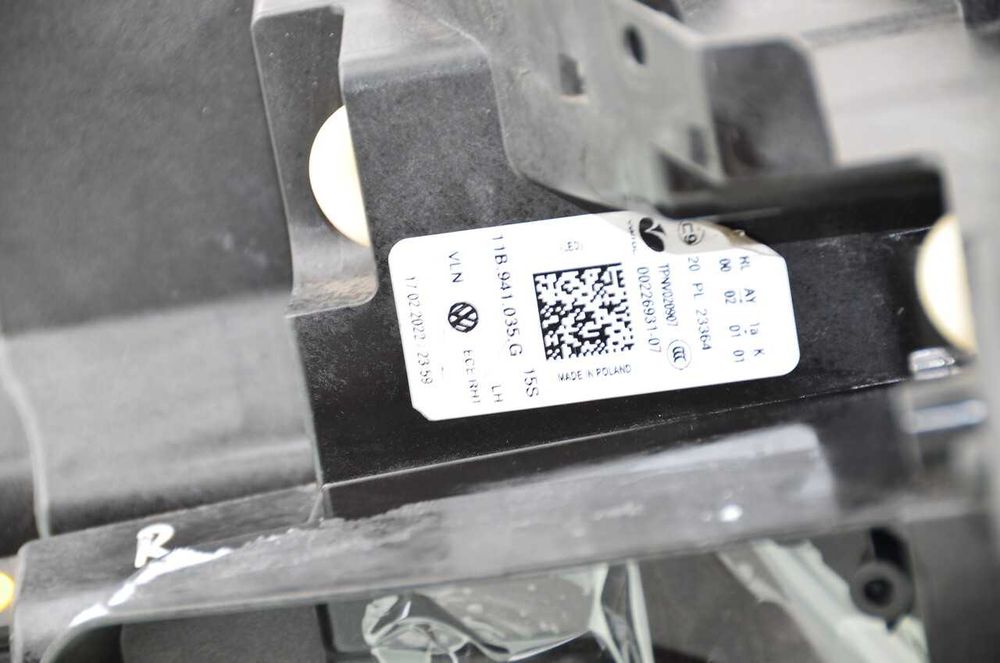 VW IQ FULL LED ID4 lewa lampa przednia