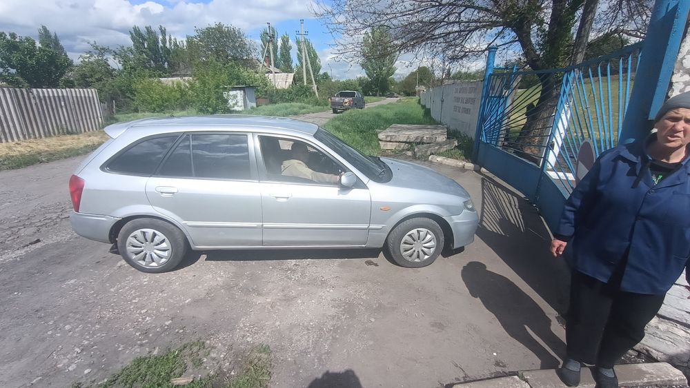 Mazda 323f 2003 рік 1.6 бензин