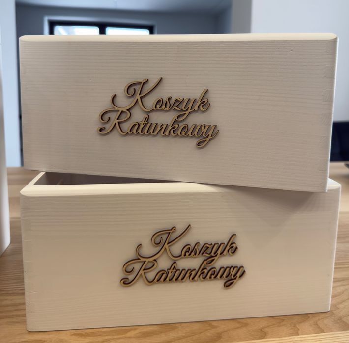 Koszyczki ratunkowe i pudełko na koperty