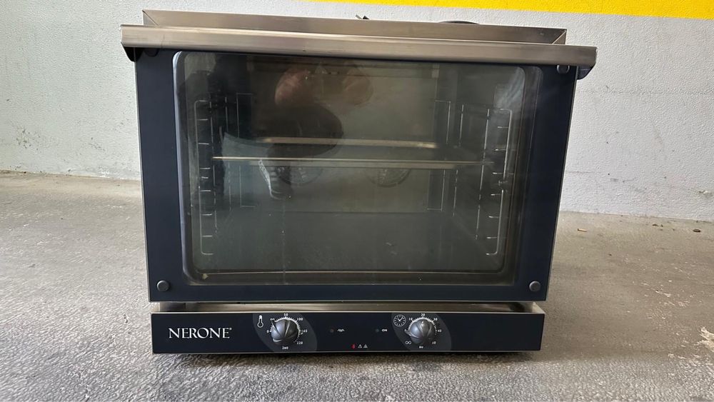 Forno industrial de convecção. Impecavel
