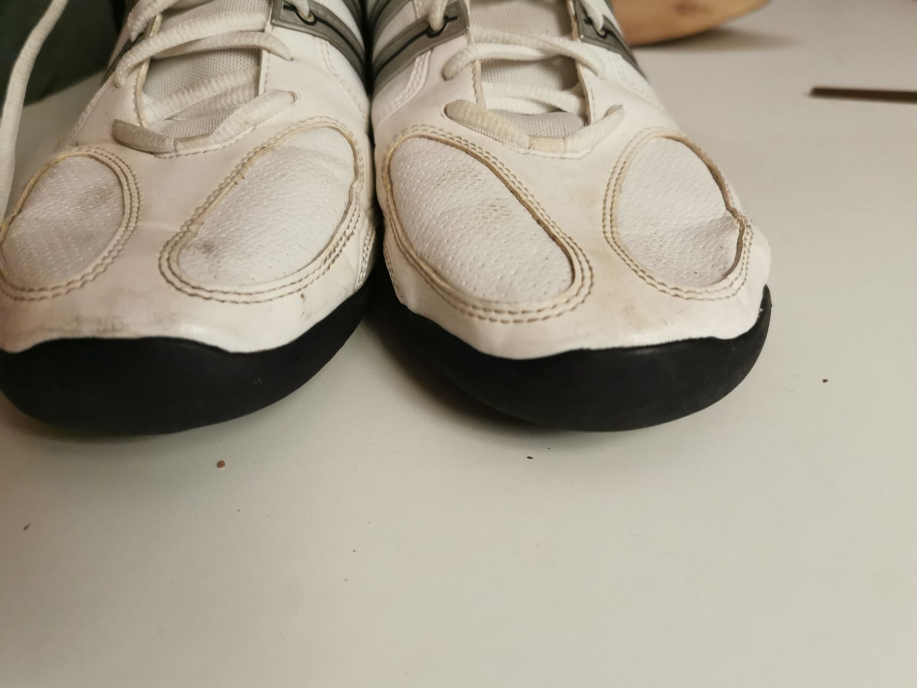 Buty meskie sportowe skórzane firmy Adidas  r. 31.5 cm