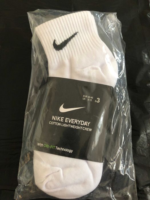 12 par skarpet Nike z czystego bawełny. Białe, krótkie, Rozmiar M / L