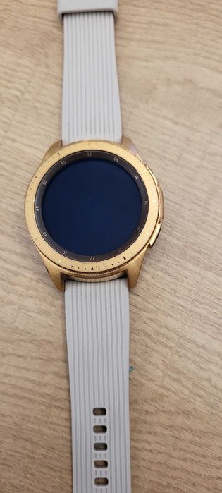 Smartwatch Samsung Galaxy Watch złoty zadbany