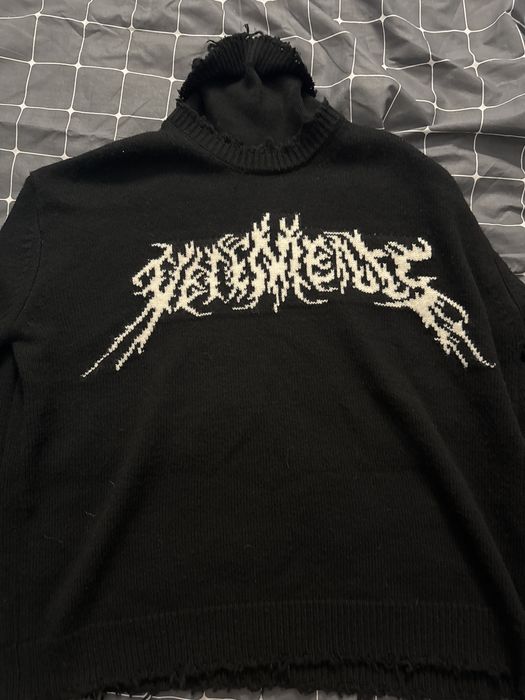 vetements sweater