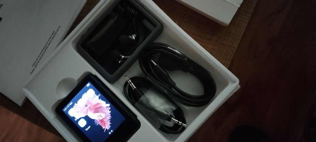 MP3/4 Odtwarzacz muzyki 64GB i dotykowy ekran