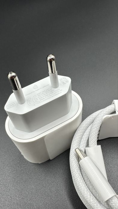 Zestaw Ladowarka 20W + Kabel z oplotem ze tkaniny Usb-C Usb-C 240W 2m
