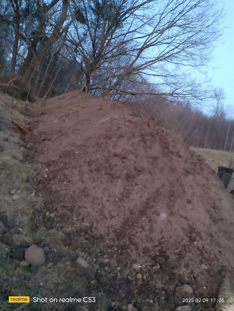 Oddam ziemię i gruz
