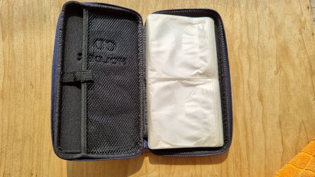 Bolsa para CDS, azul escura.