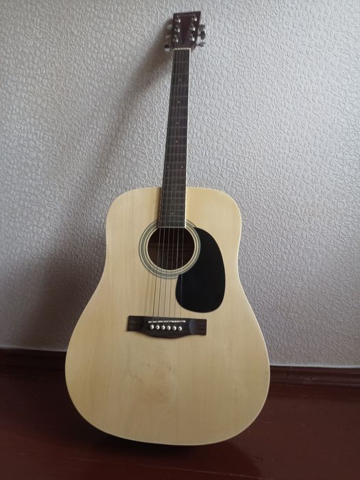 Продам классическую гитару
