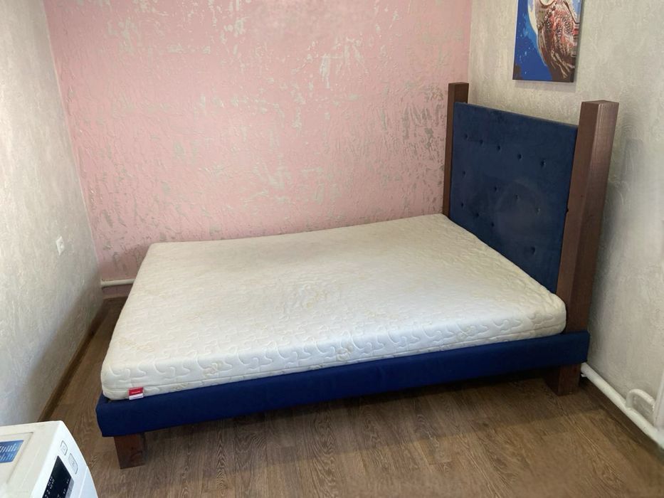 Ліжко з матрасом