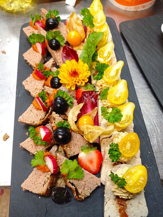 Catering okolicznościowy/ grill  imprezy plenerowe