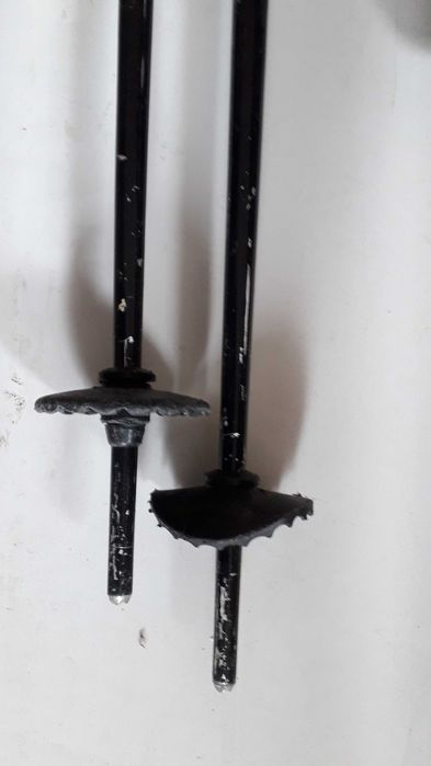 Лыжи ATOMIC, палки, ботинки Salomon, комбинезон