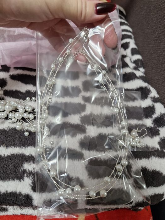 Неймрвірно красивий набір  з перлинами