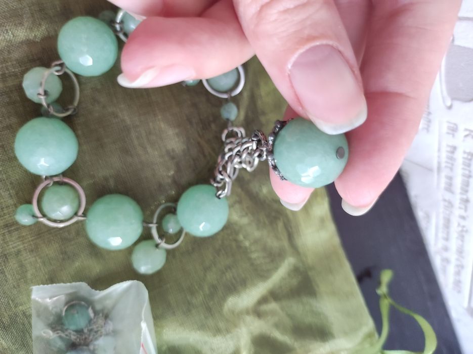 Набор из натурального камня.