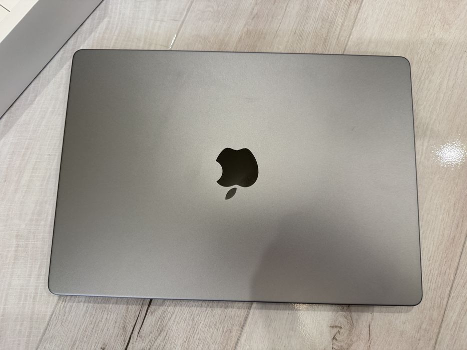Apple MacBook Pro 14, 16/512GB, Space Gray with Apple M1 Pro 2021