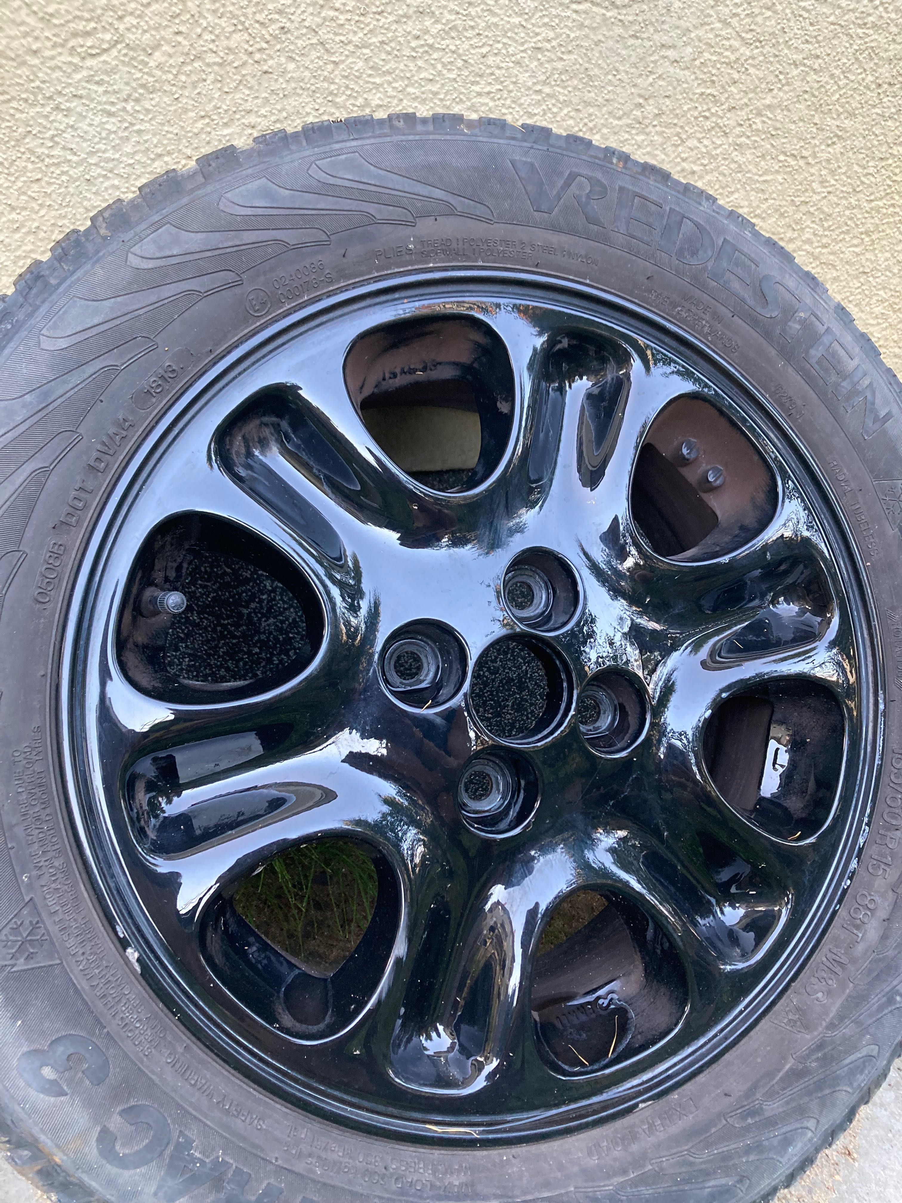 Czarne Alu felgi 15 mazda