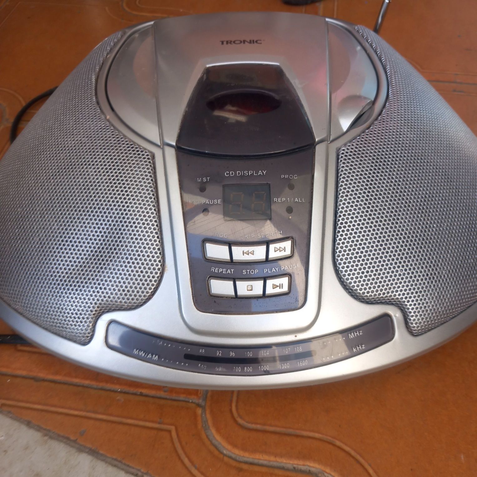 Radio portátil Tronic