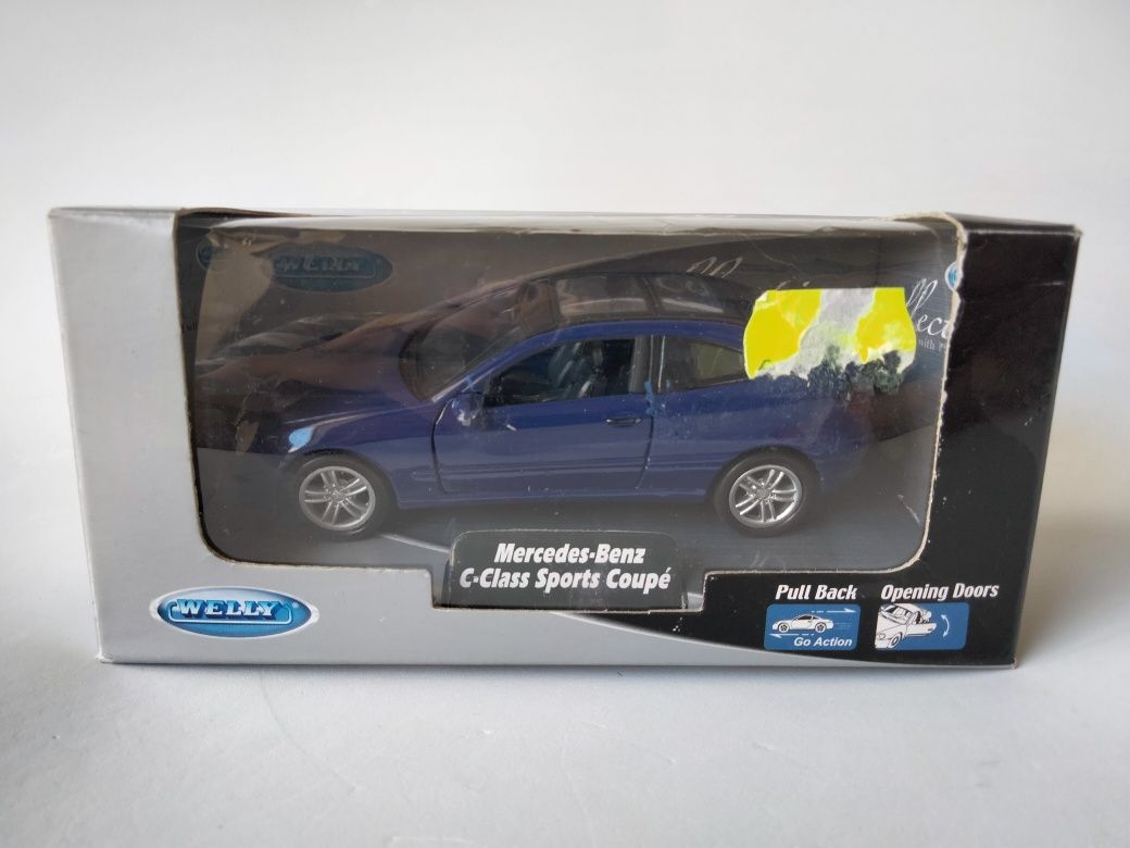 1:36 Mercedes C-Class Sports Coupé Kompressor (2002)