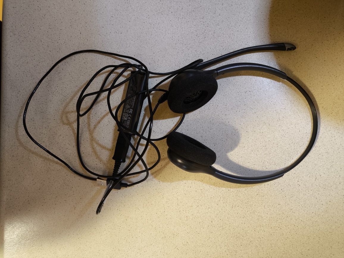 Profesjonalne słuchawki Plantronics z adapterem DA80