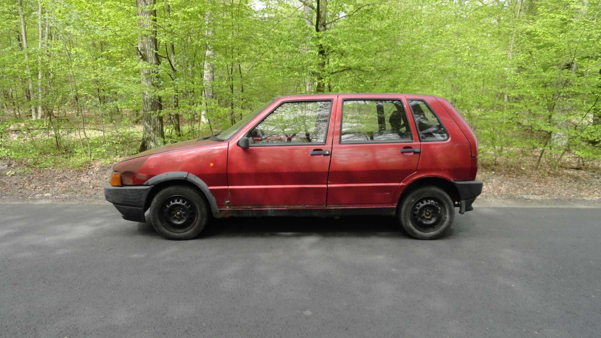 Maska pokrywa silnika Fiat Uno kolor 124/B Rosso Barocco