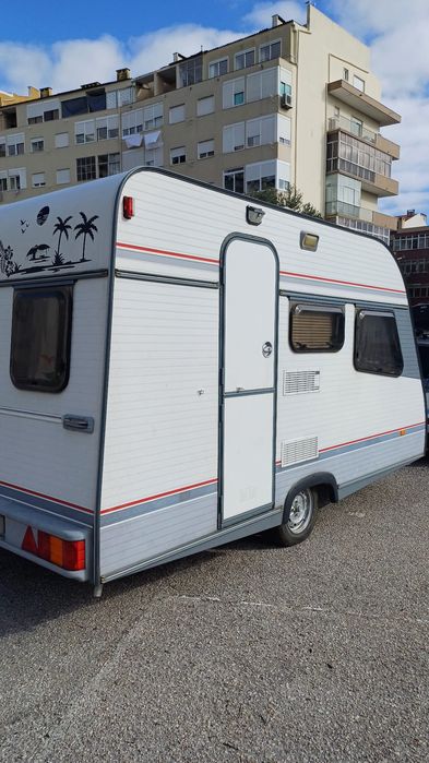 Vende-se caravana nasional