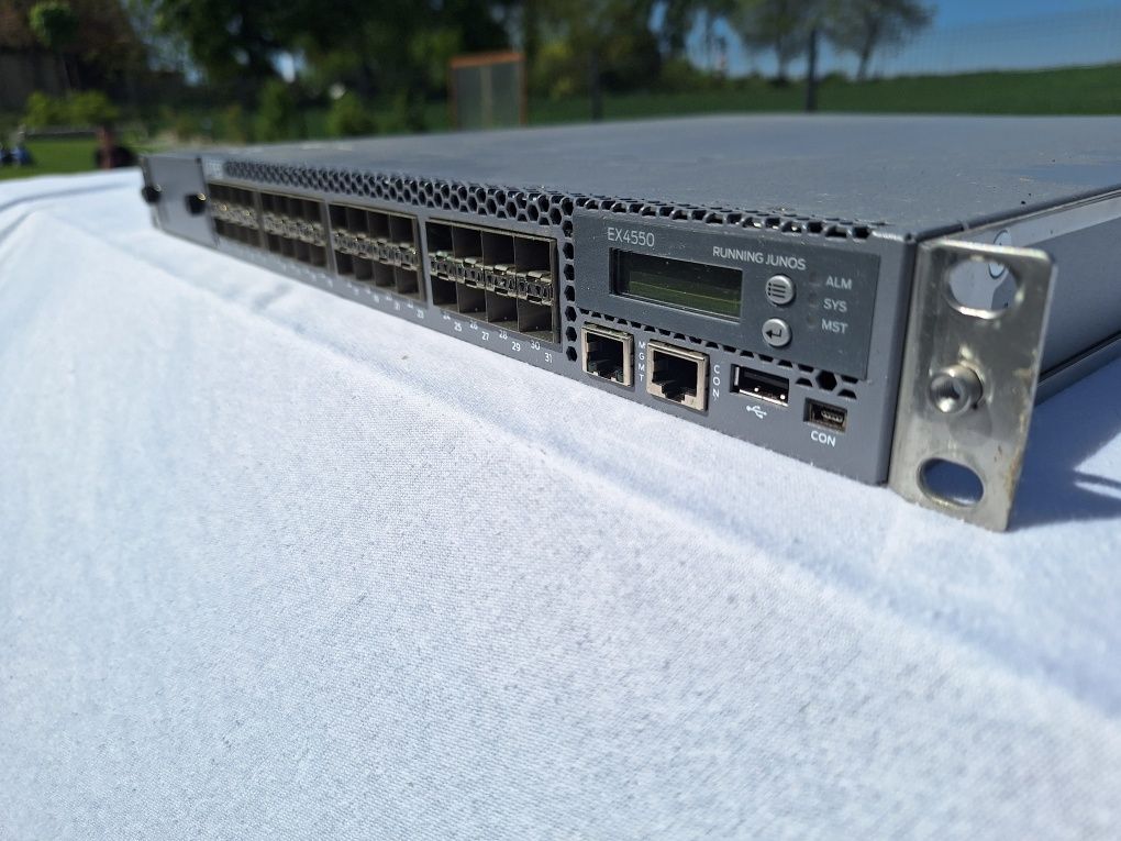 Juniper EX4550 Switch SFP+ 1G 10G 32x