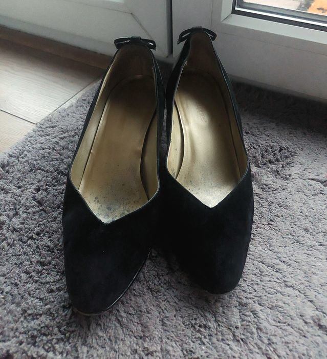 Czołenka czarne na obcasie