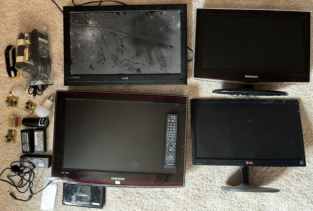 OPORTUNIDADE!! Muitos equipamentos eletrónicos para desocupar