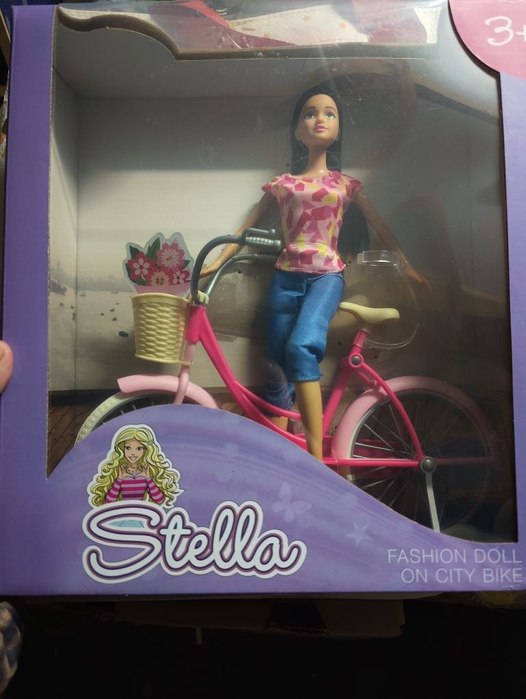 Lalka Barbie Play tive stella na rowerze