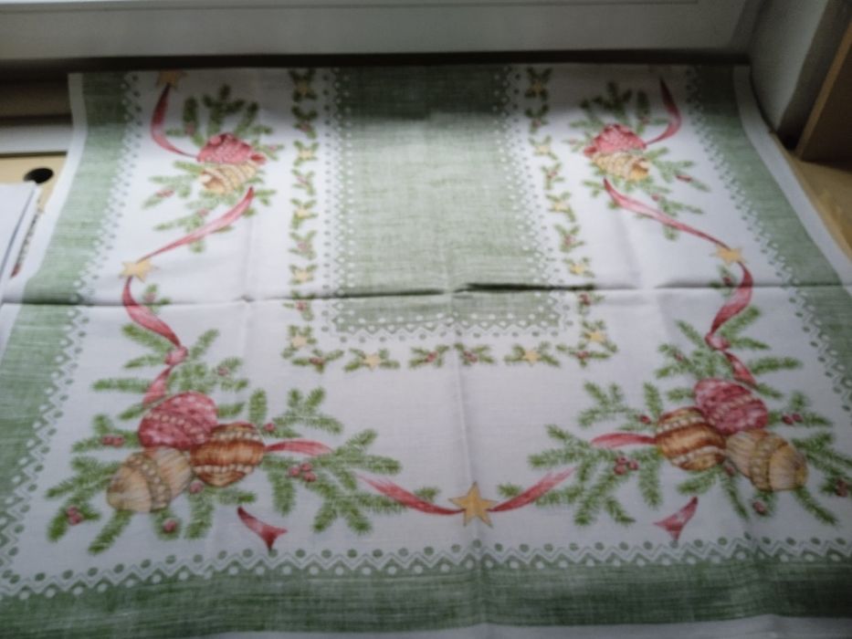 Bożonarodzeniowy obrus świąteczny